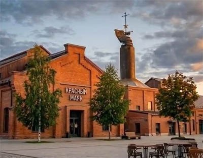 Петропавловск: улица Рижская — где прошлое смотрит на нас сквозь кирпичи